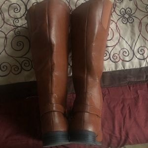Wide width calf, Rust colored boots, worn once. . 17.5 calf width